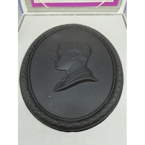 34 - Wedgwood Black Basalt Limited Edition 504/2000 Memorial Medallion 'HRH The Duke of Windsor 1894-1972... 