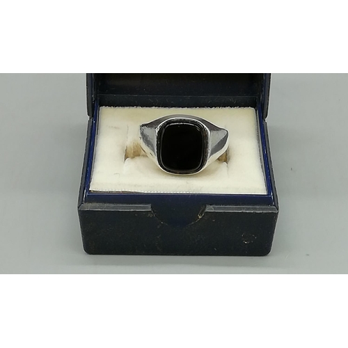 51 - Gents 925 Silver and Onyx Ring. Size P.