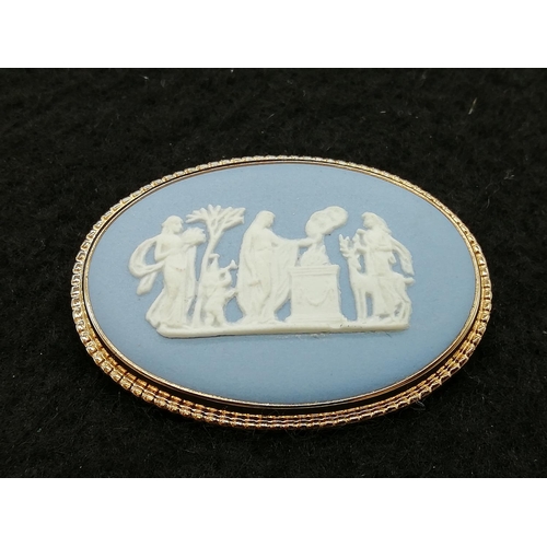 86 - Wedgwood Jasper Brooch with Yellow Metal Frame.