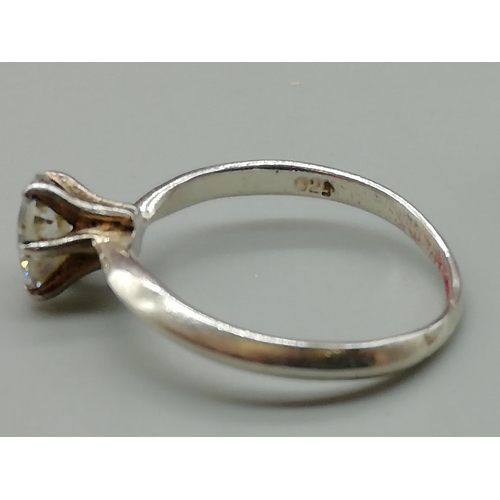 160F - 2 x 925 Silver Rings. 5.1 Grams.