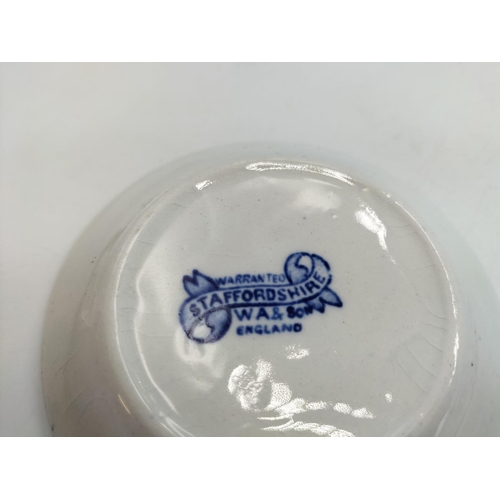 49 - 4 x Small 8cm Diameter Staffordshire Blue and White Dishes plus Miniature Teapot, 8cm High.