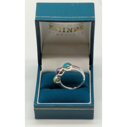 18 - 925 Silver Ladies 3 Stone Ring.