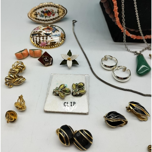 258 - Quantity of Costume Jewellery including 13 Pairs of Clip On Earrings.