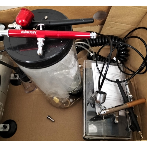 302 - 230V Draper Air Compressor with Airbrush Guns and Accessories.