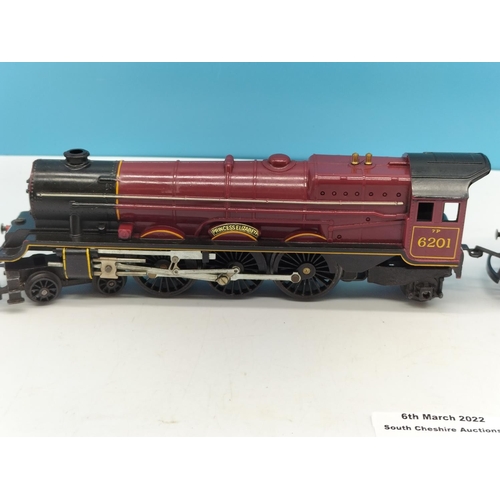 29 - Triang 'Princess Elizabeth' 00 Gauge R50 Locomotive plus Coal Cart. W/O