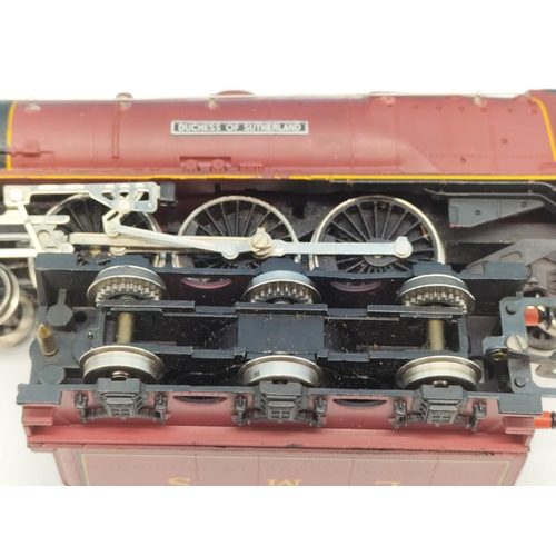 31 - Hornby 'Duchess of Sutherland' 00 Gauge Locomotive and Coal Cart W/O