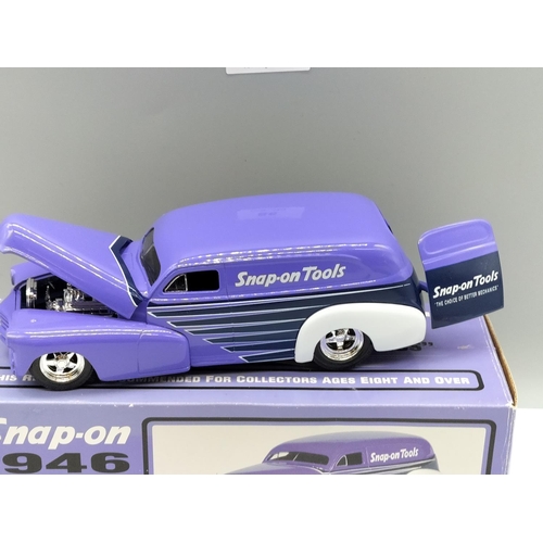 86 - Snap-On Limited Edition  '1946 Chevrolet Sedan Delivery Street Rod', 1:25 Scale, Die Cast Metal Coll... 