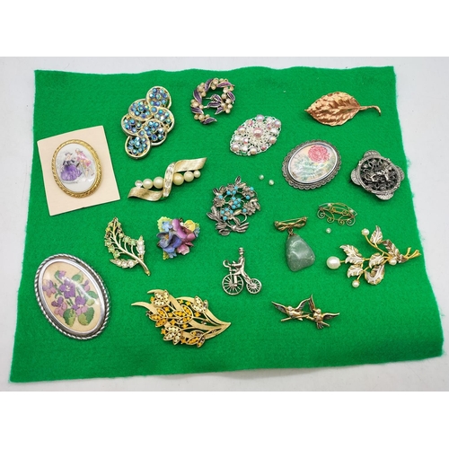 132 - Collection of Vintage Brooches (18).