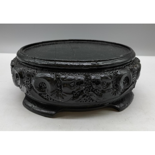 140 - Large 23cm Oriental Wooden Pot Stand Decorate with Foo Dogs.