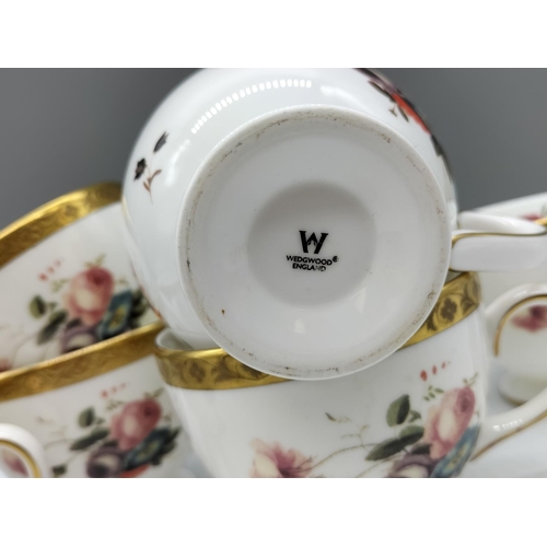 167 - Wedgwood Gold Gilt Cups (6).