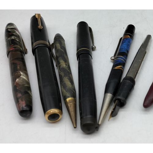 256 - Assorted Old Pens and Fountain Pens (10).