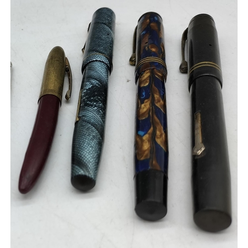 256 - Assorted Old Pens and Fountain Pens (10).