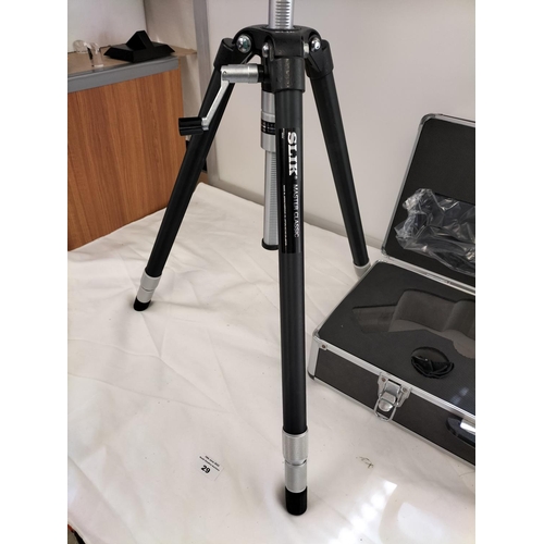 29 - Hawke Nature-Trek ED 20-60x80 Scope with Tripod and Case. Scope 48cm Long.