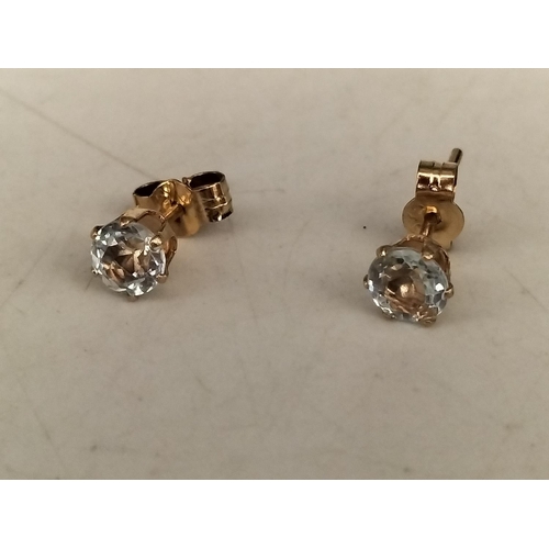 297 - 9ct Gold Stud Earrings.