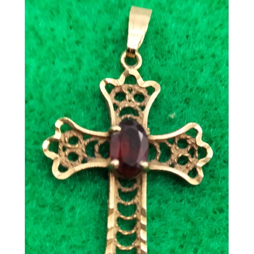 50A - 9ct Gold Garnet set Cross Pendant. 1.5 Grams.