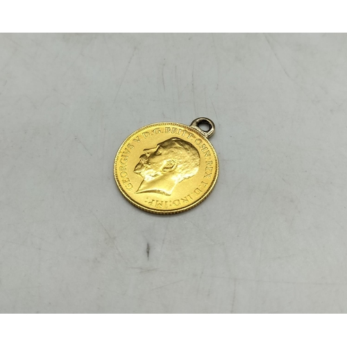 534 - 1914 Gold Half Sovereign with Welded Loop to Coin.