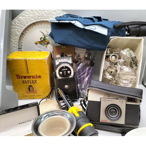 899 - Box of Mixed Items to include Cameras, Pottery and Plate Ware, etc.