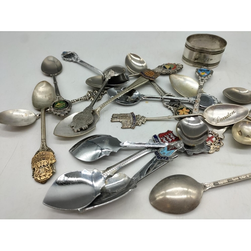 804 - Quantity of Mixed Souvenir Tea Spoons.