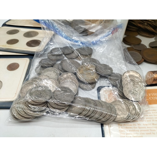 991 - Collection of Mixed Coins, Victorian to Modern, plus Tokens.