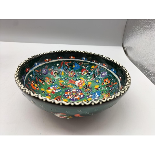 975 - Hand Made 25cm Ceramic Bowl plus Dove Planter (17cm x 17cm).