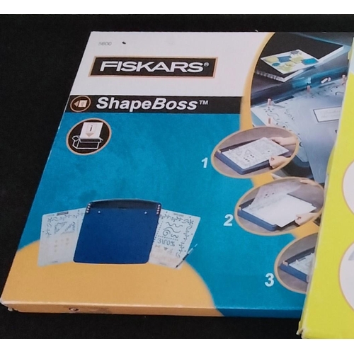 100A - Fiskars Shape Boss and Glass Cutting Mat . Boxed.