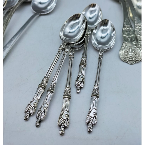 675 - Collection of Plated Spoons to include Queen's Pattern and 5 x Apostle Spoons.