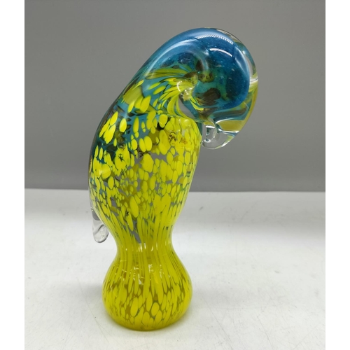 127 - Wedgwood 15cm Glass Parrot by Ronald Stennett-Willson c1970-1980