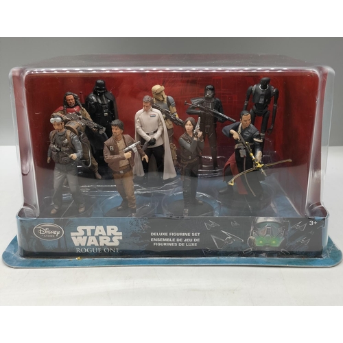 142 - Disney Star Wars 10 Piece Deluxe Figurine Set.