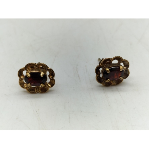 19 - 9ct Gold and Garnet Earrings. 1.41 Grams. All Gold and Stones Tested By Vendor.