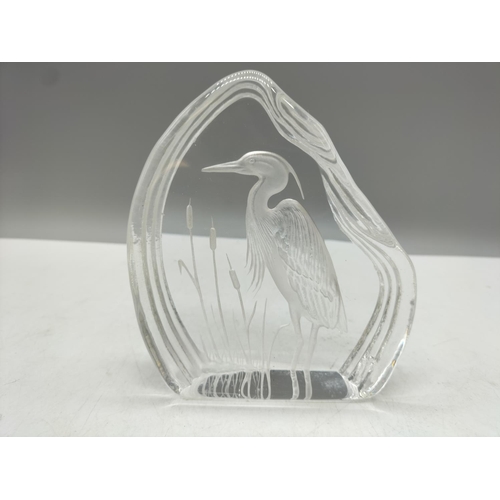 33 - Dartington Crystal Alfred Capidoni Paperweight of an Heron.