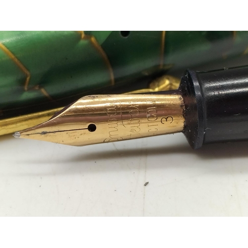 207 - Conway Stewart 85L Green Marble/Gold Vein Fountain Pen with 14ct Gold Nib.