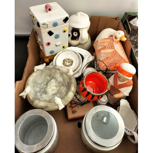 557 - 2 Boxes of Pottery, Glass and Kitchen Items.