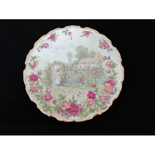 124 - Royal Albert 21.5cm Garden Plate in the 'Old Country Roses' Pattern.