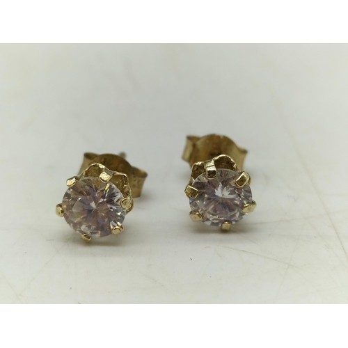 125 - 9ct 375 Gold Stone set Earrings.