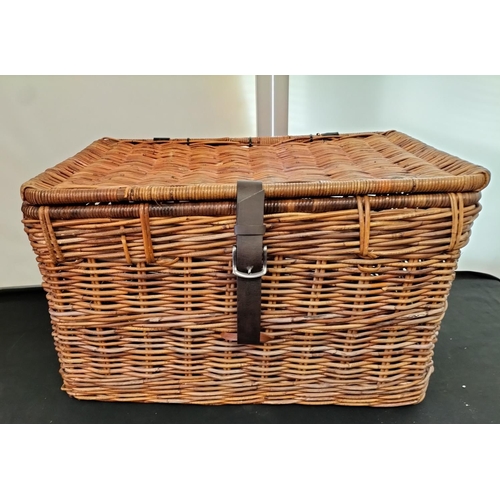 14 - Large Wicker Laundry/Blanket Lidded Basket. 76cm x 48cm x 47cm.