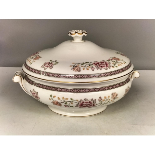 166 - Wedgwood Tureen in the 'Melford' Pattern. 24cm x 15cm.