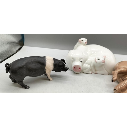 186 - Collection of Ceramic Pig Figures (3).