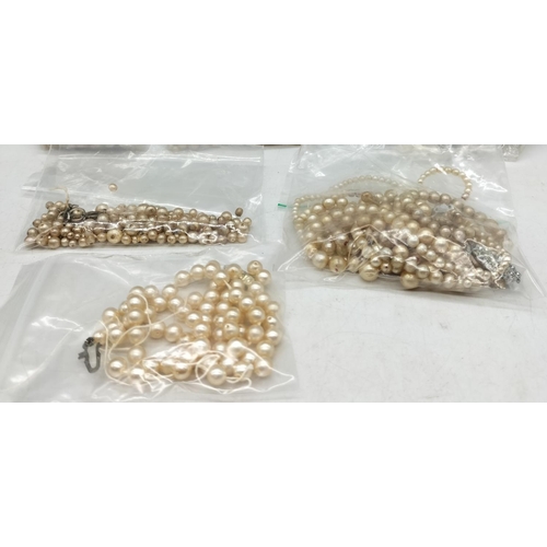 358 - Quantity of Synthetic Pearl Beads.