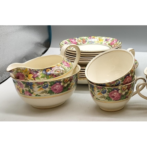 577 - Palissy Pottery 21 Piece Part Tea Set, Bowls (6) plus Fruit Bowl.