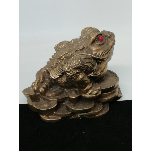 60 - Brass Chinese 7cm Figure Good Fortune Frog Sitting on Coins