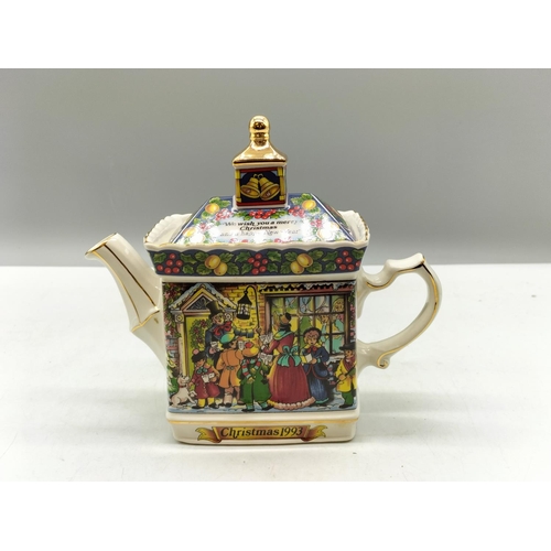 90A - Sadler '1993, We Wish You a Merry Christmas' Teapot. Boxed 20cm x 17cm.