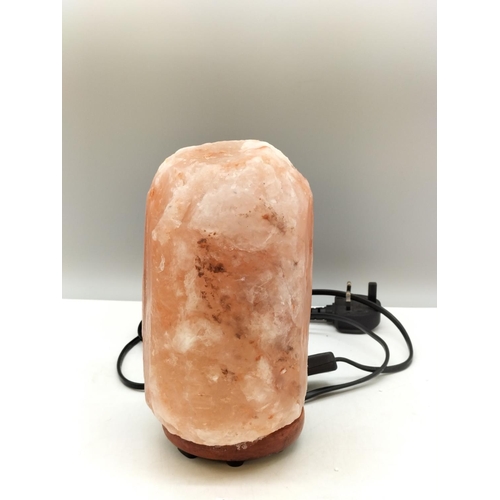 100A - Rock Salt Lamp. W/O 21cm x 14cm.