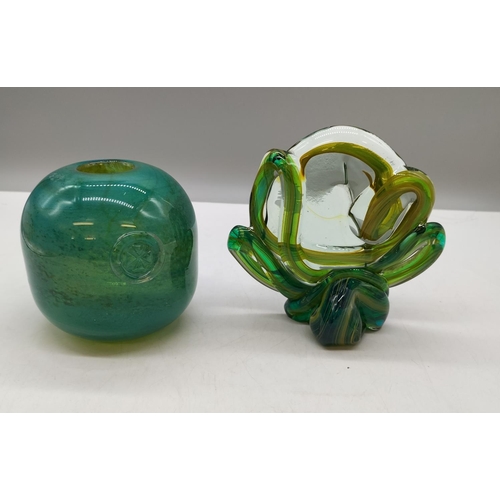 271 - Mdina Art Glass Vase plus Mdina Freeform Sculpture in Sea & Sand Design. Largest being 12.5cm.