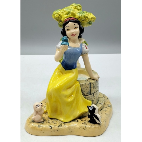 122 - Royal Doulton Disney Showcase Collection Snow White Figure 'Fairest One of All' SW22.