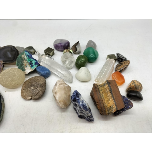 252 - Collection of Gemstones, Crystal, Flint and Fossils.