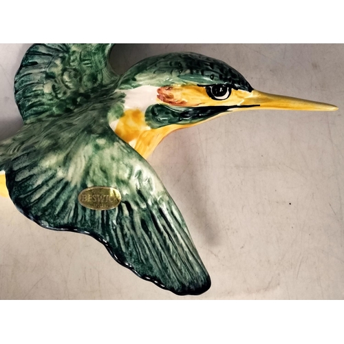 32 - Beswick Kingfisher 729-1 with Original Sticker.