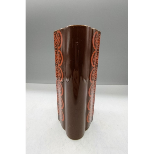 37 - Calton Ware 22cm Retro Vase.