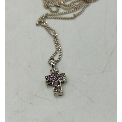 551 - 925 Silver Cross and Chain.