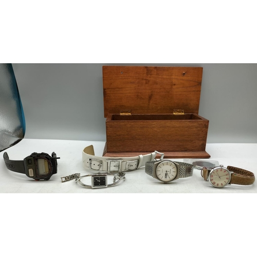 554 - Wooden Box containing 5 Watches. 22cm x 11cm.