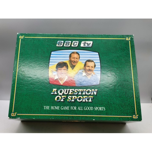 561 - 1986 Question of Sport Board Game including Mike Tyson Card. Complete.